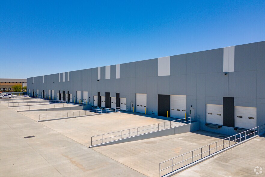 More Photos Of 107th Ave & Glen Harbor Blvd, Glendale Unknown For Lease