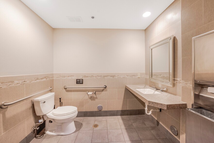 More Photos Of 2029 Village Ln, Solvang Medical For Sale