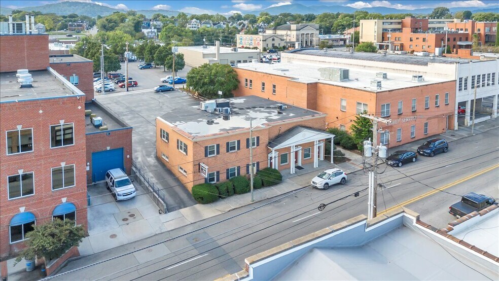 More Photos Of 356-358 Campbell Ave NW, Roanoke Office For Sale
