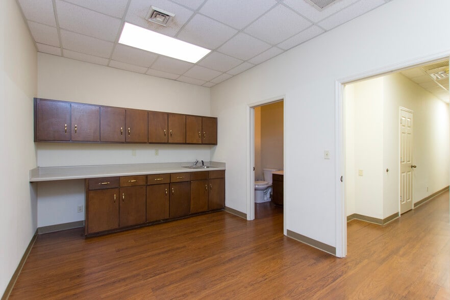 More Photos Of 333 Whitesport Dr, Huntsville Medical For Lease