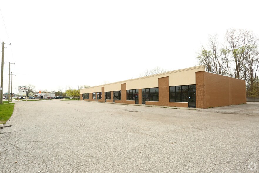 More Photos Of 27427-27477 Eureka Rd, Romulus Unknown For Lease