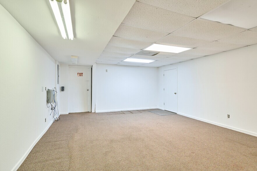 More Photos Of 182 S FM 356, Onalaska Office For Sale