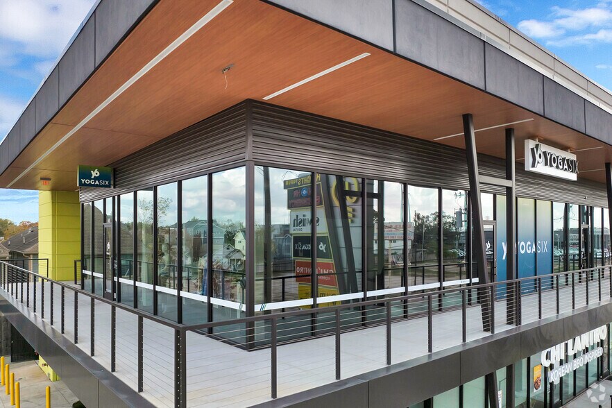 More Photos Of 1324 N Shepherd Dr, Houston Storefront Retail Office For Sale