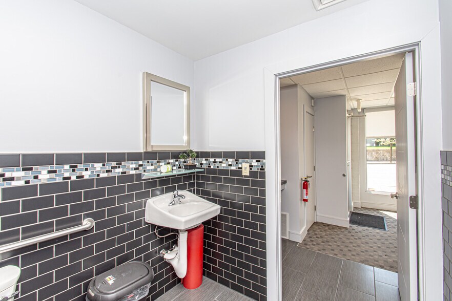 More Photos Of 212 E Court St, Sidney Office For Sale