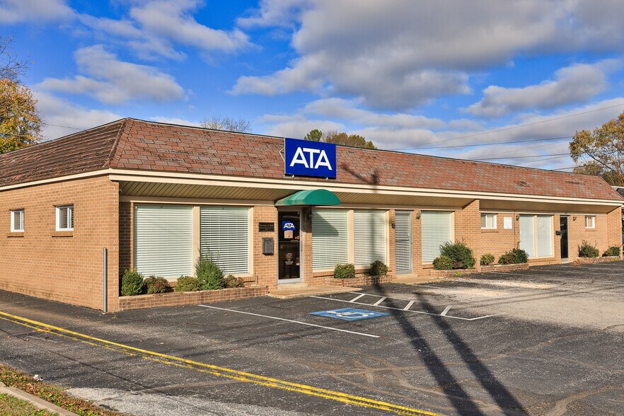 Primary Photo Of 308 N Lindell St, Martin Office For Sale