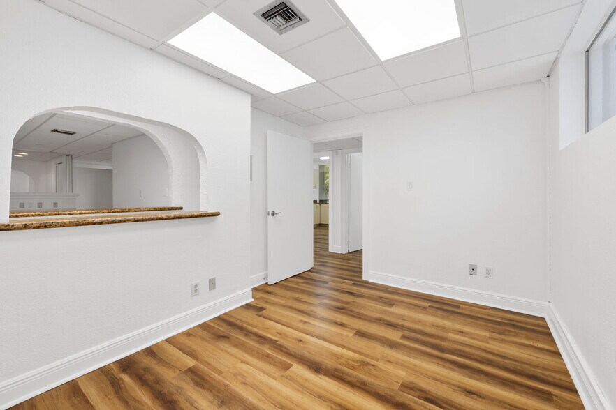 More Photos Of 100 SE 15th Ave, Fort Lauderdale Medical For Lease
