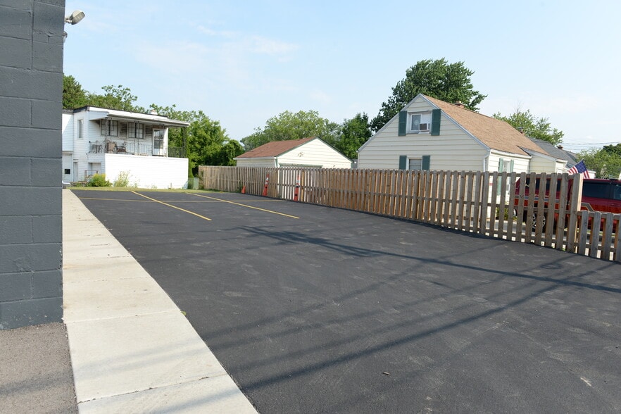 More Photos Of 1815 Eggert Rd, Buffalo Storefront For Sale