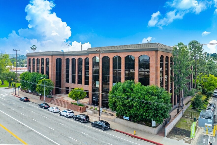 Primary Photo Of 15315 Magnolia Blvd, Sherman Oaks Office For Lease