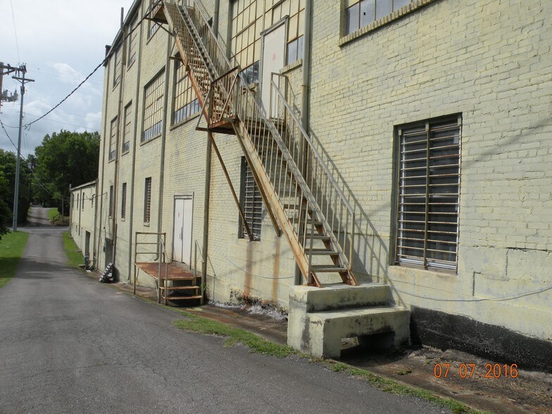 More Photos Of 100 S Mulberry St, Dickson Coworking Space