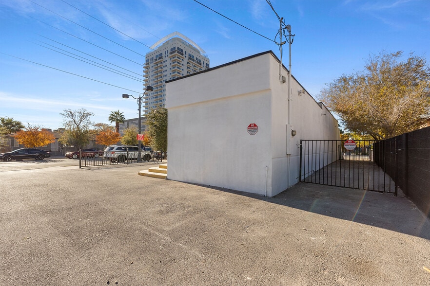 More Photos Of 310 Gass Ave, Las Vegas Unknown For Lease
