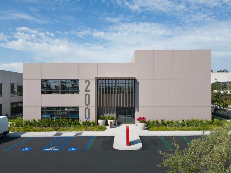 More Photos Of 100 Progress, Irvine Unknown For Lease