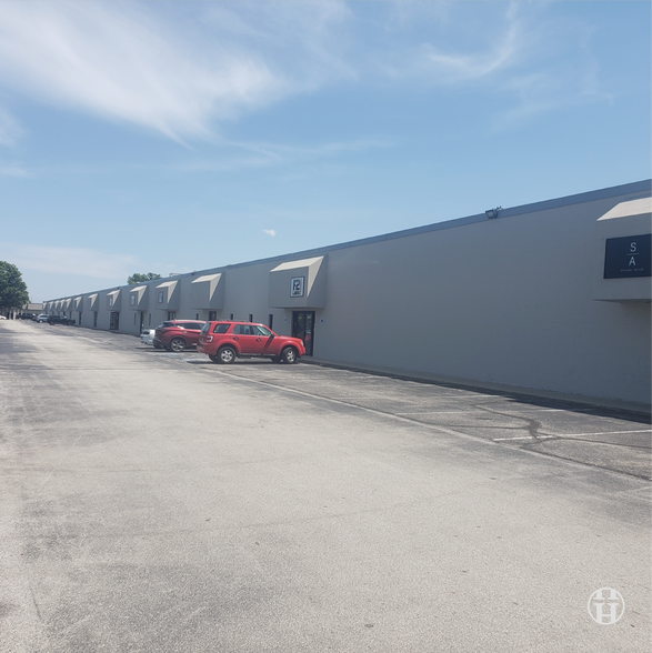 More Photos Of 8545-8587 Zionsville Rd, Indianapolis Unknown For Lease