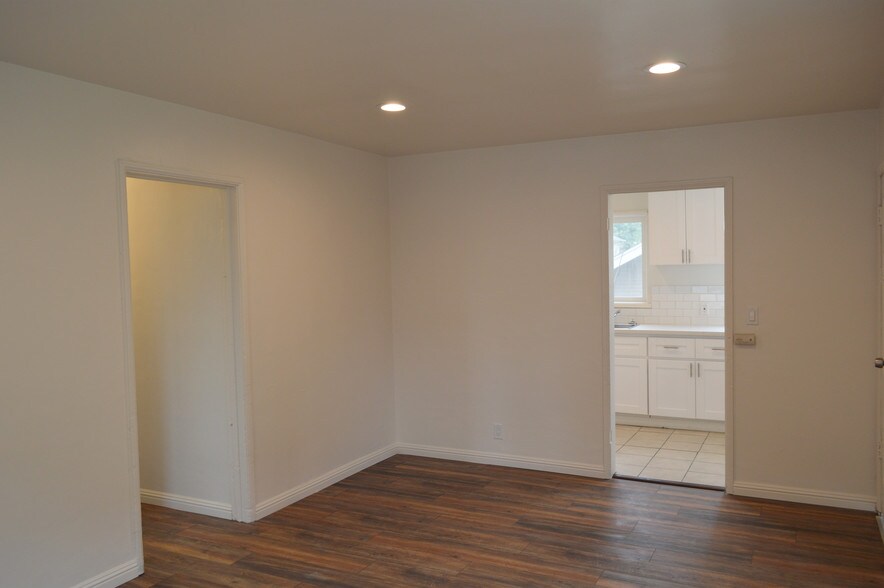 More Photos Of 435-437 W 11th St, Long Beach Apartments For Sale