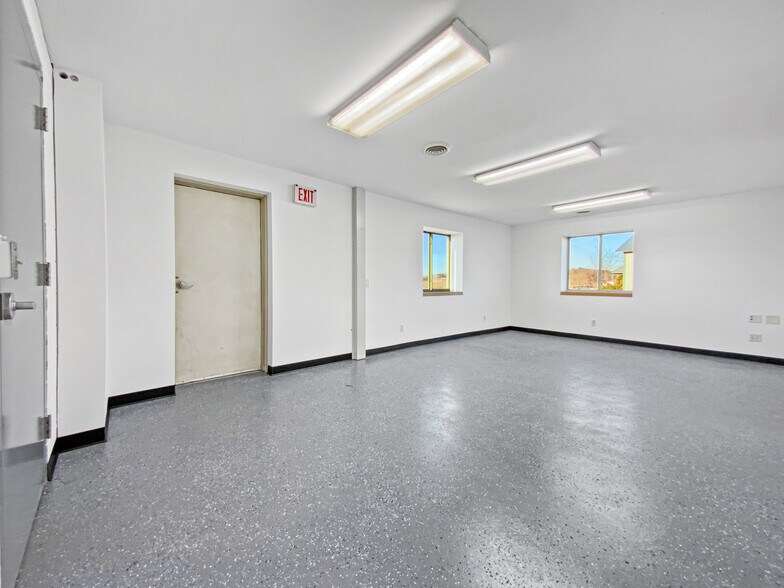 More Photos Of 411 Lorry St, Amherst Manufacturing For Sale