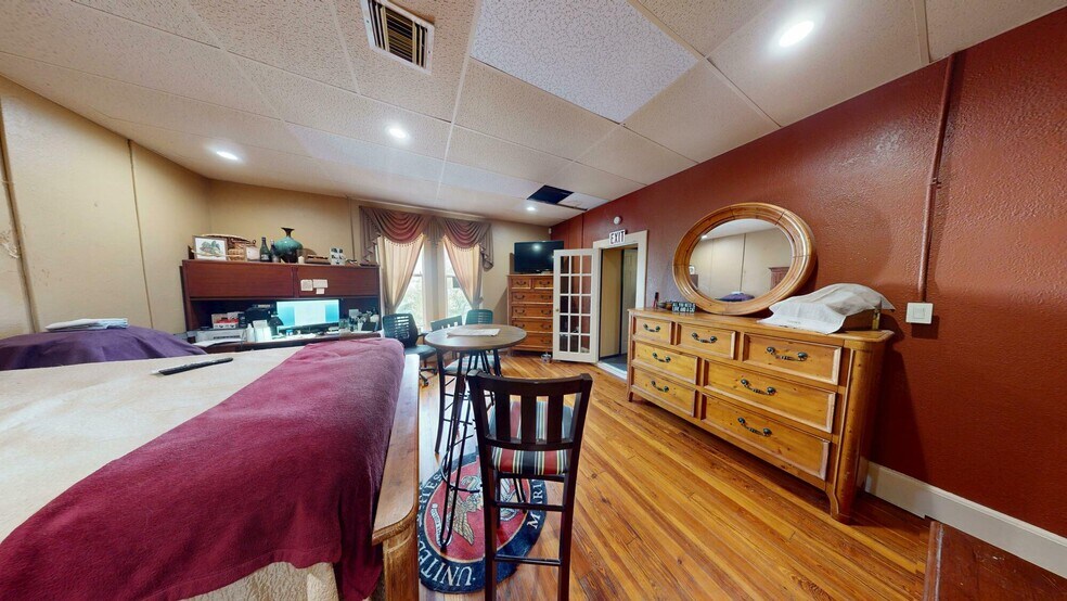 More Photos Of 101 W 1st St, Sanford Storefront For Sale