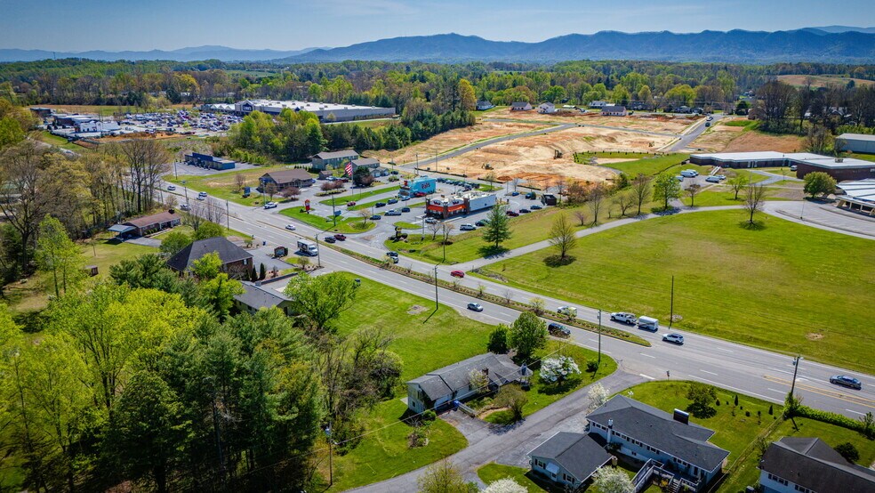 More Photos Of 1203 E Jackson Blvd, Jonesborough Office Residential For Sale