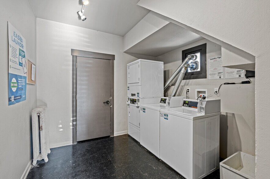 More Photos Of 2031-2033 Curtis St, Denver Apartments For Lease