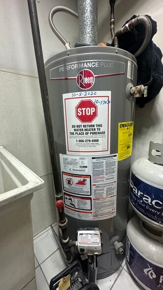 More Photos Of 330 William St, Fall River Storefront For Sale