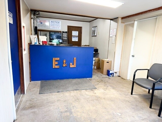 More Photos Of 1026 E Highland St, Shawnee Industrial For Sale