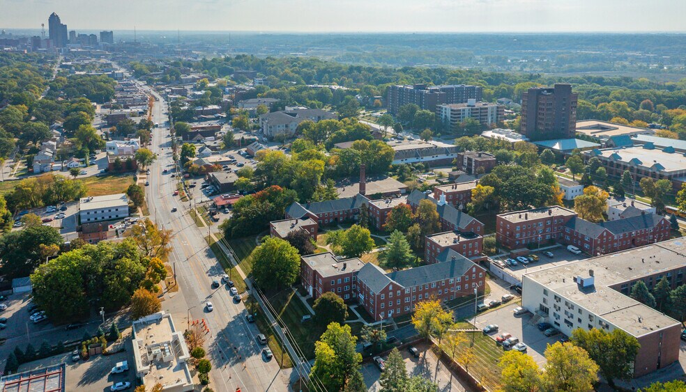 More Photos Of 3333 Grand Ave, Des Moines Apartments For Sale