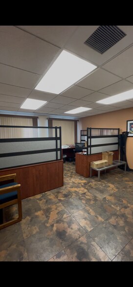 More Photos Of 7156 Sulier Dr, Temperance Manufacturing For Lease