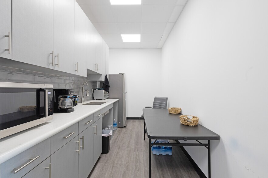 More Photos Of 19968 Franz Rd, Katy Warehouse For Sale