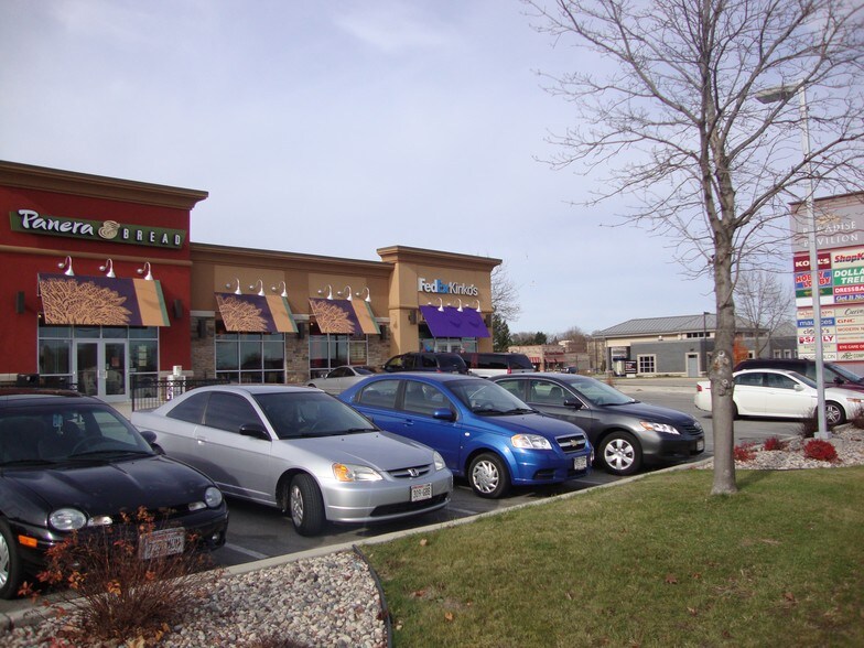 More Photos Of 1606-1608 S Main St, West Bend Freestanding For Lease