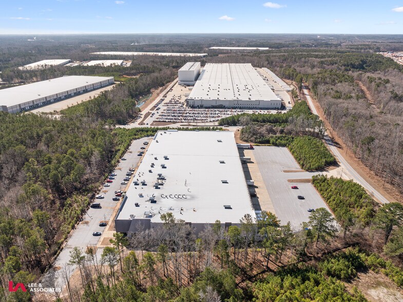 More Photos Of 3000 Logistics Center Dr, Fairburn Distribution For Lease
