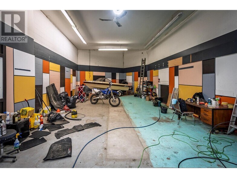 More Photos Of 920 Nelson Av, Nelson Warehouse For Sale