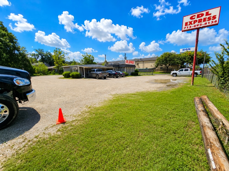 More Photos Of 9800 Eastex Fwy, Houston General Retail For Sale