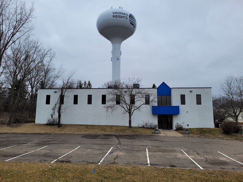 More Photos Of 400 Commerce Ct, Vadnais Heights Manufacturing For Sale