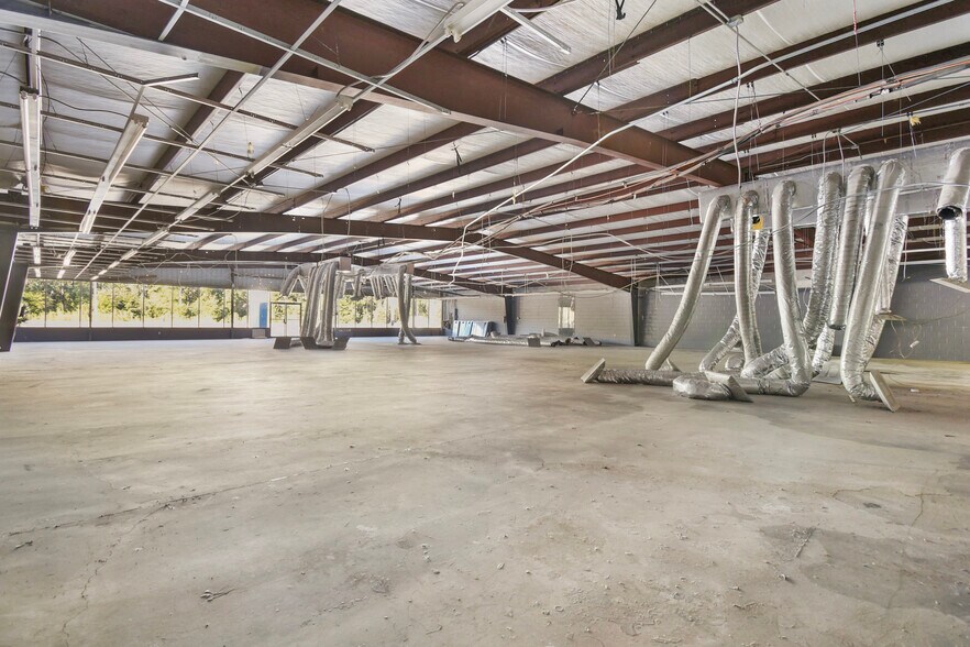 More Photos Of 5953 Roosevelt Blvd, Jacksonville Storefront Retail Office For Sale
