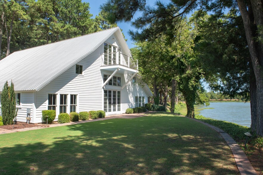 More Photos Of 20031 Oakland Farm Rd, Cape Charles Lodge Meeting Hall For Sale