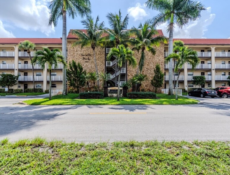 More Photos Of 1700 NW 58th Ter, Sunrise Apartments For Sale