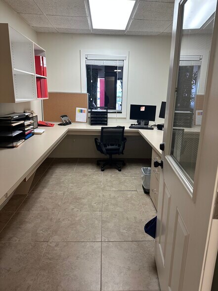 More Photos Of 4091 Colonial Blvd, Fort Myers Office Residential For Sale