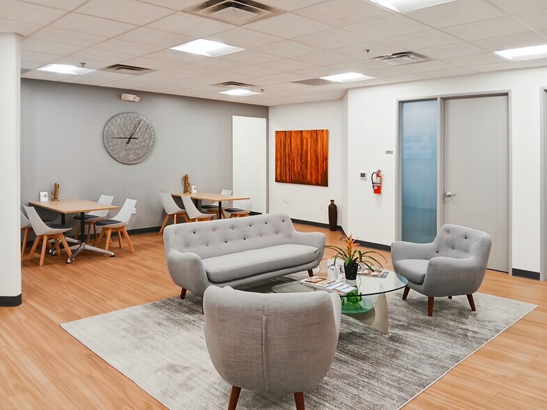 More Photos Of 16930 E Palisades Blvd, Fountain Hills Coworking Space