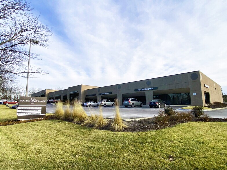 More Photos Of 14631-14651 W 95th St, Lenexa Light Distribution For Lease