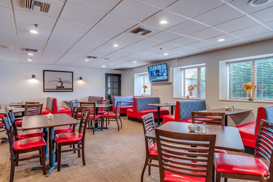 More Photos Of 5311 S Howell Ave, Milwaukee Hotel For Sale