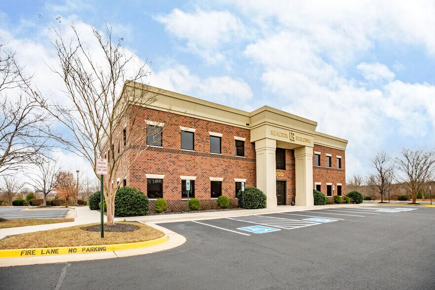 More Photos Of 2050 Gordon W Shelton Blvd, Fredericksburg Office For Lease
