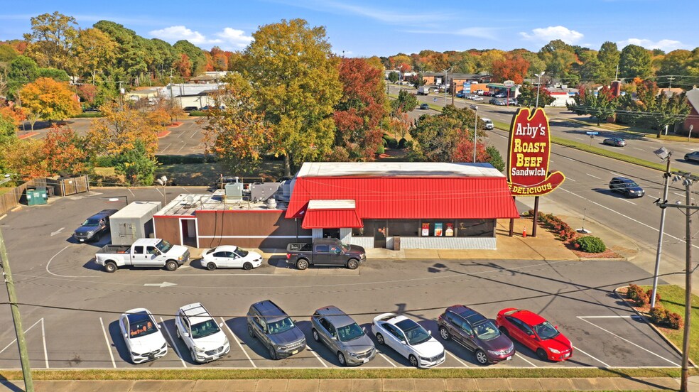 More Photos Of 3200 W Mercury Blvd, Hampton Fast Food For Sale