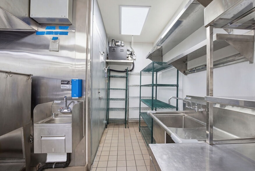 More Photos Of 31502 Riverside Dr, Lake Elsinore Restaurant For Sale