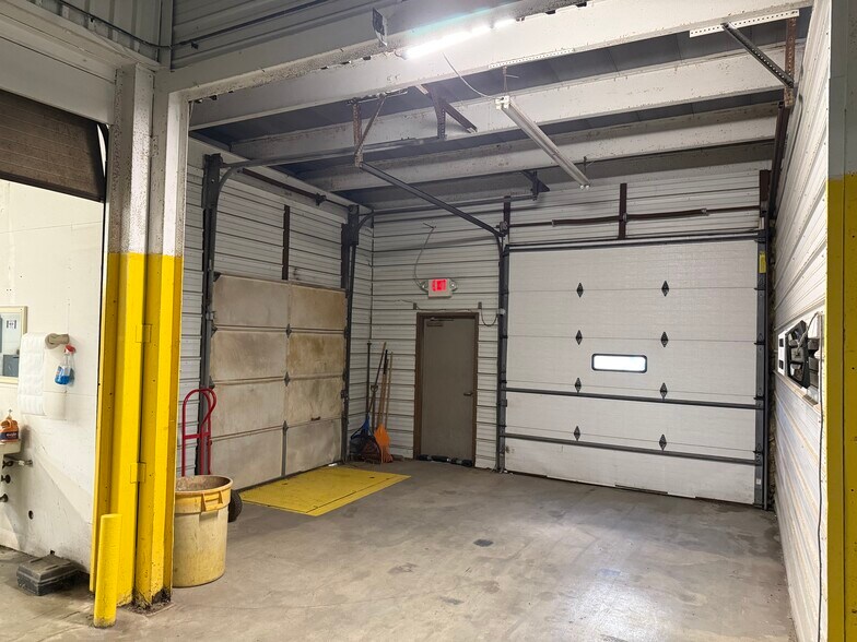 More Photos Of 262 Matzinger Rd, Toledo Warehouse For Sale