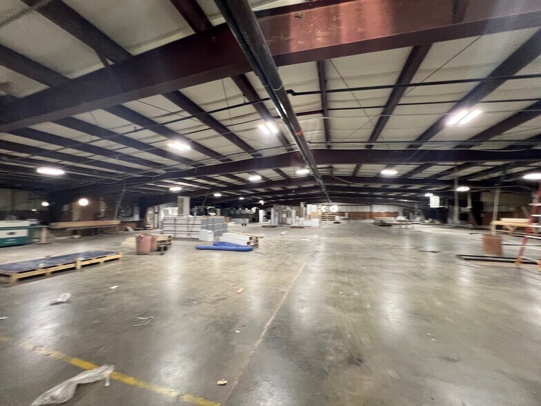 More Photos Of 1440 N Fifth St, Madison Warehouse For Lease