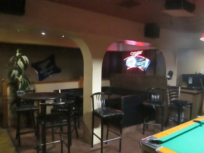 More Photos Of 117 N E St, Lakeview Specialty For Sale