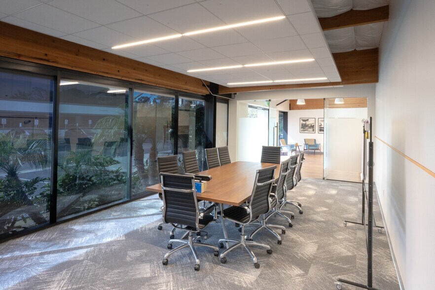 More Photos Of 5186 Carroll Canyon Rd, San Diego Office For Sale