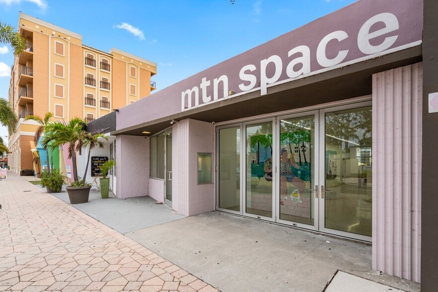 More Photos Of 500-506 Lake Ave, Lake Worth Freestanding For Lease