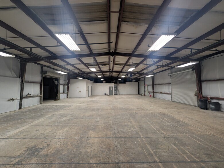 More Photos Of 4737 Adams Rd, Hixson Light Manufacturing For Lease