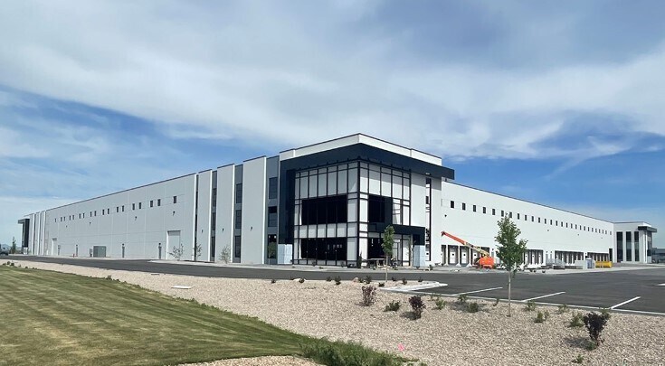 More Photos Of 1396 N 2200 W, Salt Lake City Distribution For Lease