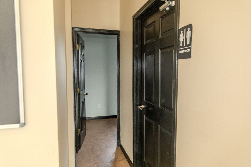 More Photos Of 1402 Bear St, Madison Specialty For Sale