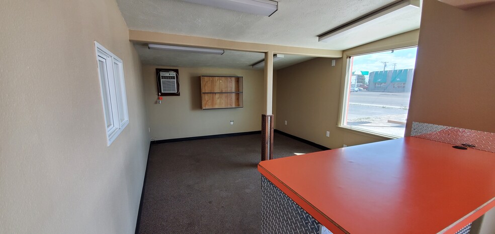 More Photos Of 1615 N Woodruff Ave, Idaho Falls Industrial For Lease